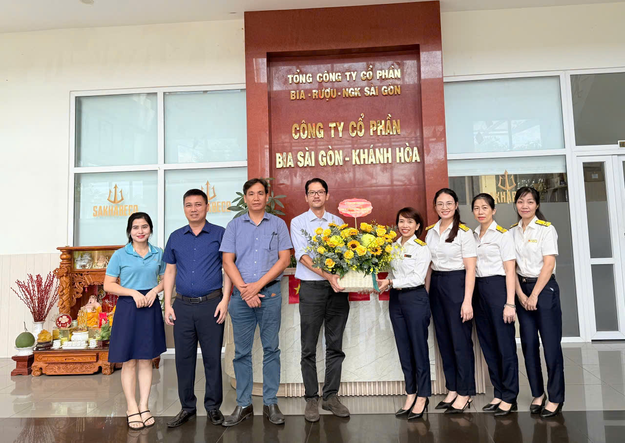 LÃNH ĐẠO CỤC THUẾ TỈNH KHÁNH HÒA ĐẾN THĂM VÀ CHÚC MỪNG CÔNG TY CỔ PHẦN BIA SÀI GÒN